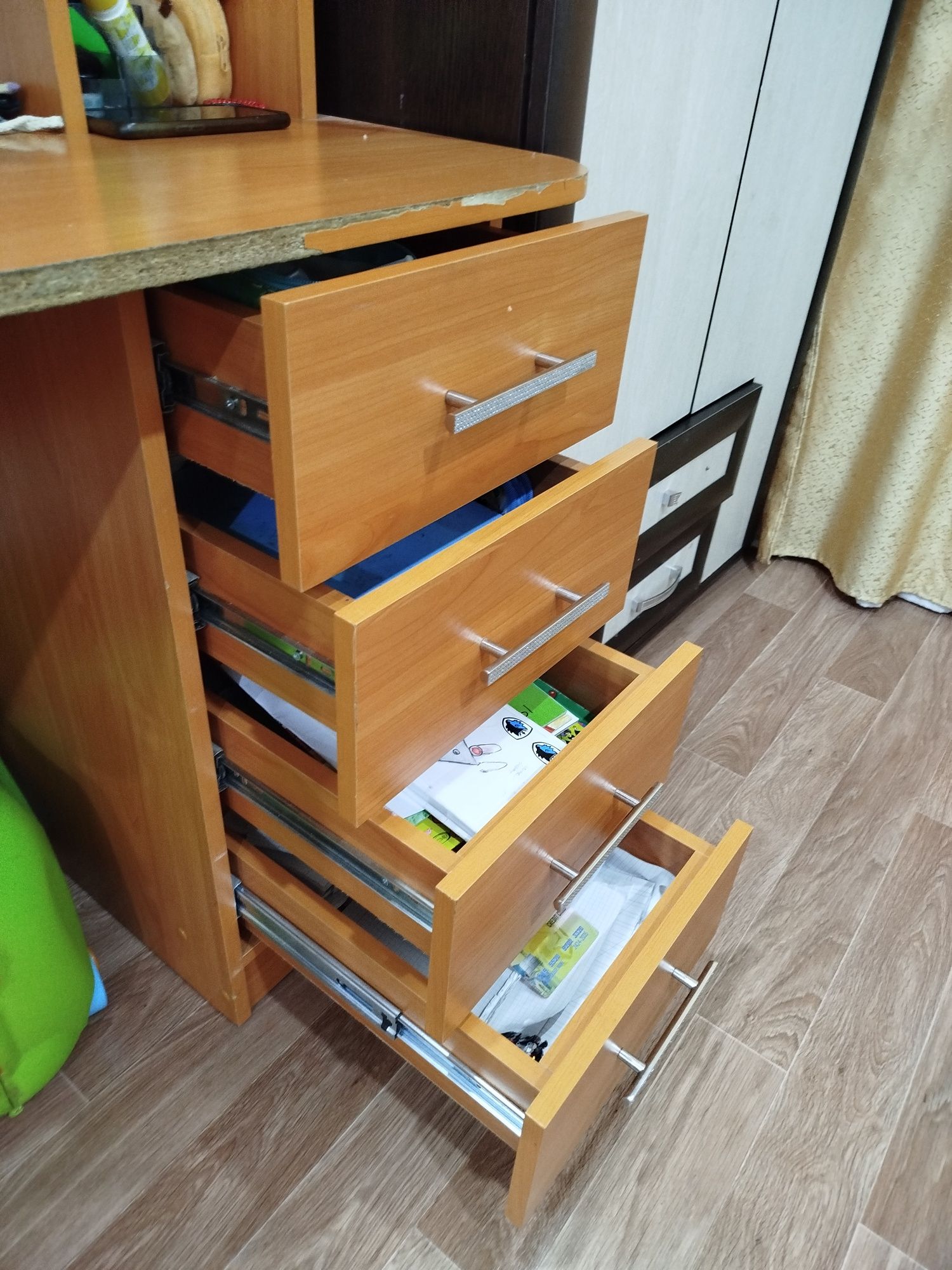 Компьютерный стол