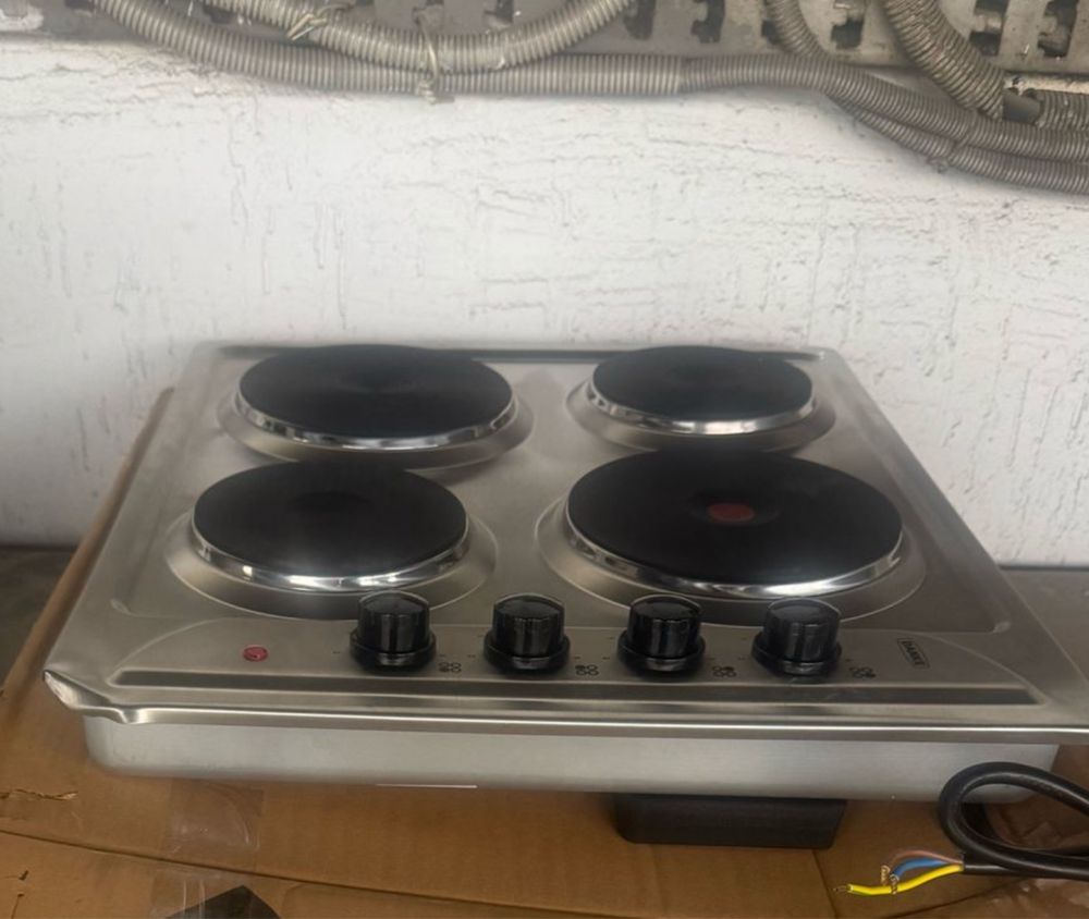 Продам варочную поверхность , новая