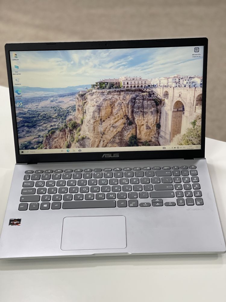 Продается ноутбук Asus M509