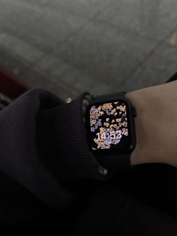 Часы apple watch se 2 поколения 2023 года