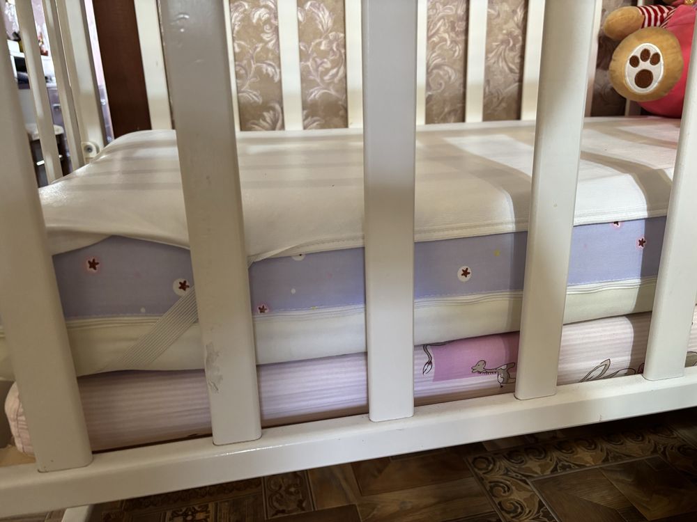 Продам детскую кроватку