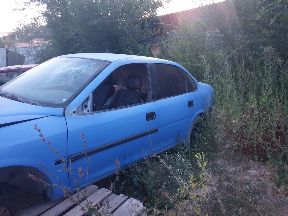 Двери опель вектра б.
