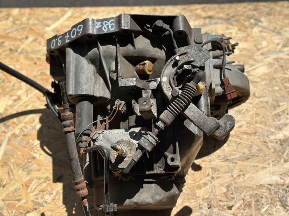 двигатель 3.0V6 Пежо 607, 406   в навесе привозной в наличии