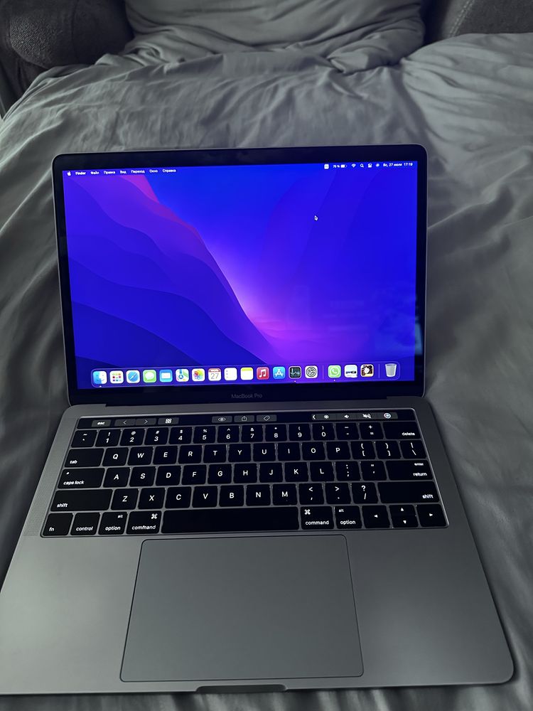 MacBook pro in13