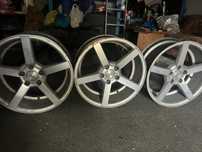 Продам три диска R 18 VOSSEN