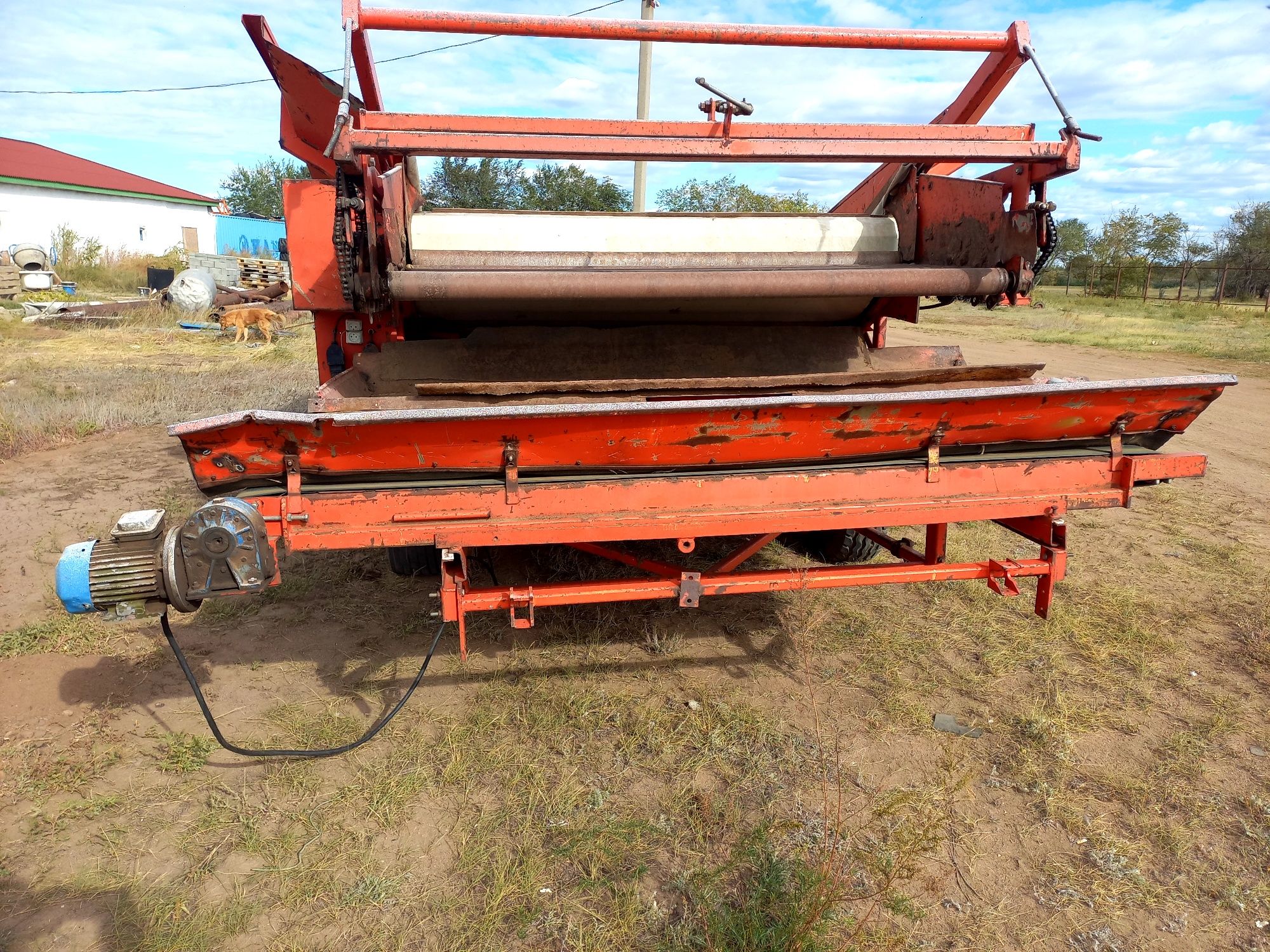Продам сортировальный бункер.