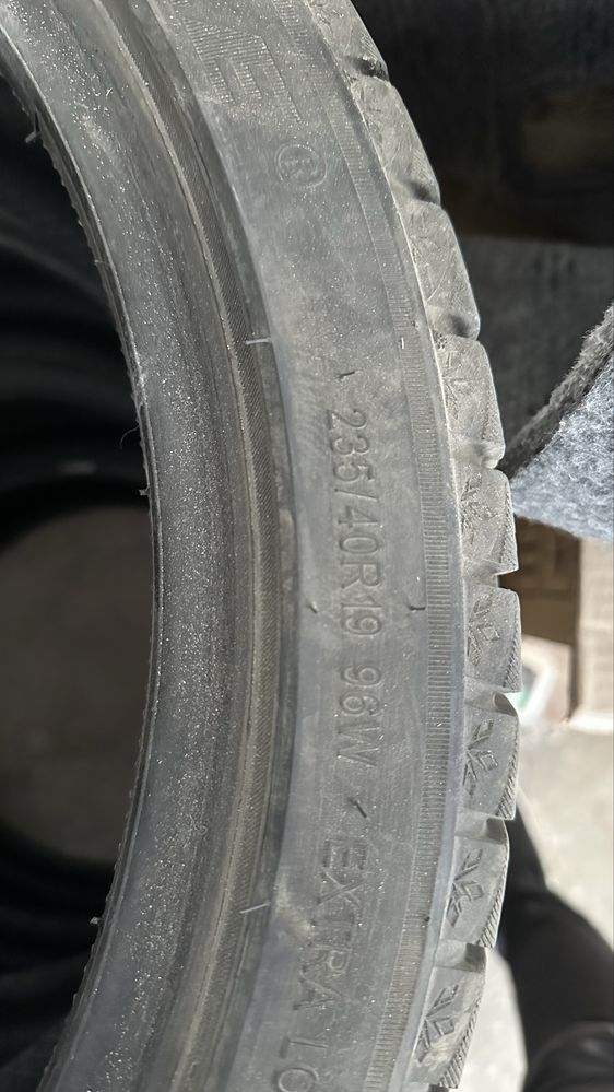 Резина липучка Triangle SnowLink 235/40/19