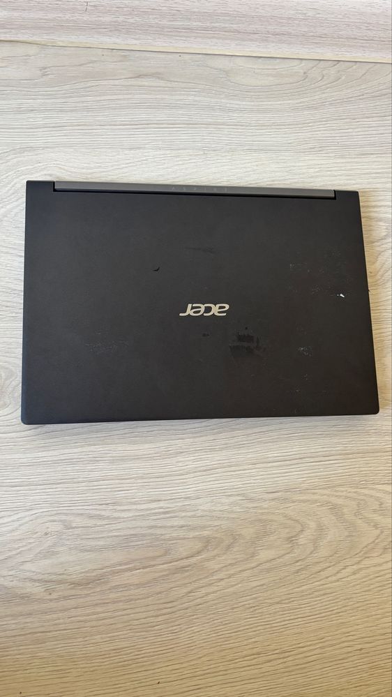 Продаю Acer aspire в отличном состояние в подарок дам клавиатуру и мыш