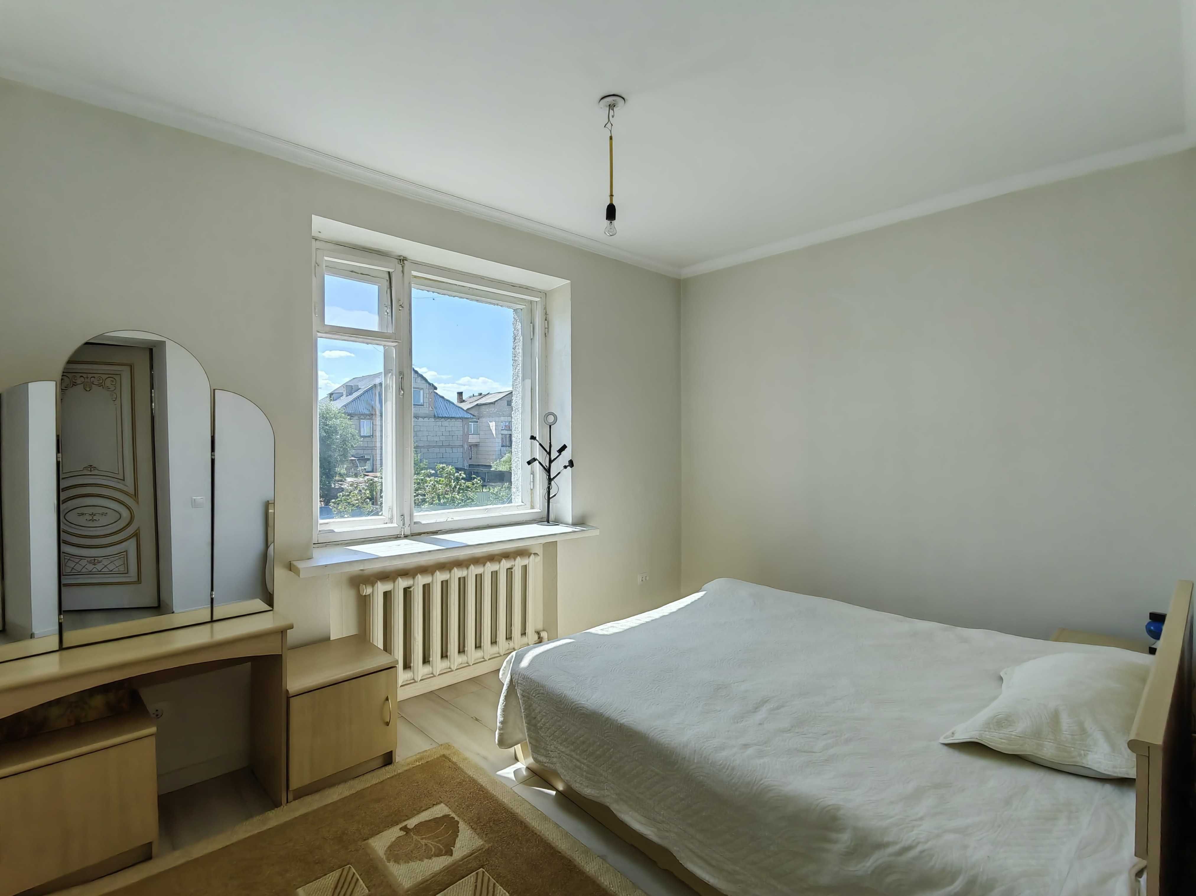 Двухэтажный шестикомнатный дом 170 м² с гаражом и зем уч 9с мкр Кунгей