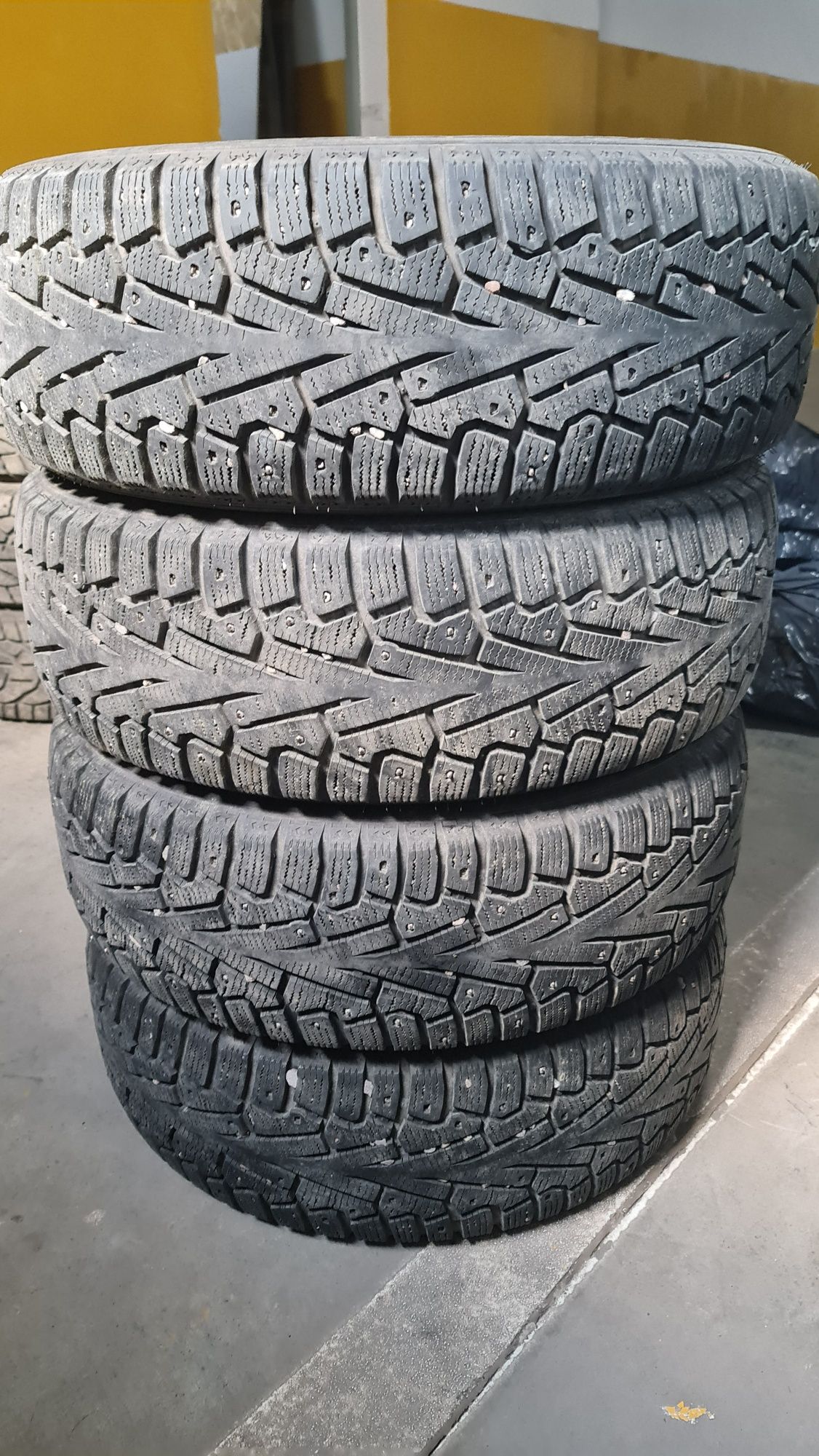 Зимнияя шипованная резина Pirelllli Ice Zero 205/55 R17 RUN FLAT