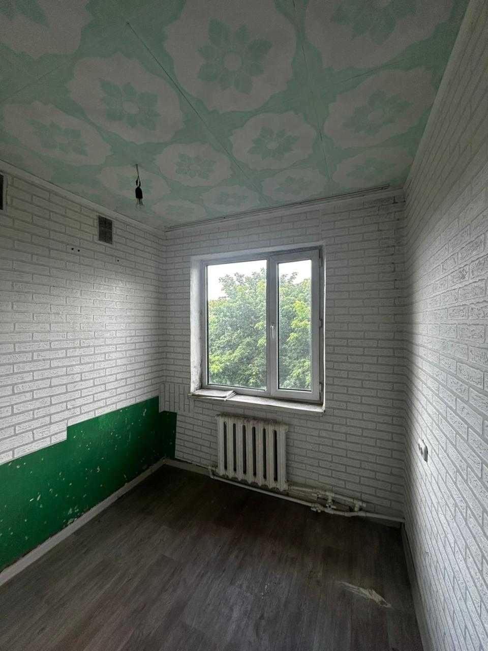 Продам 1 комнатную по Абая