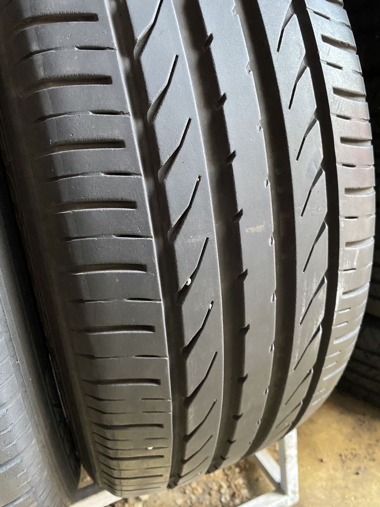 215/50/18 комплект бу TOYO