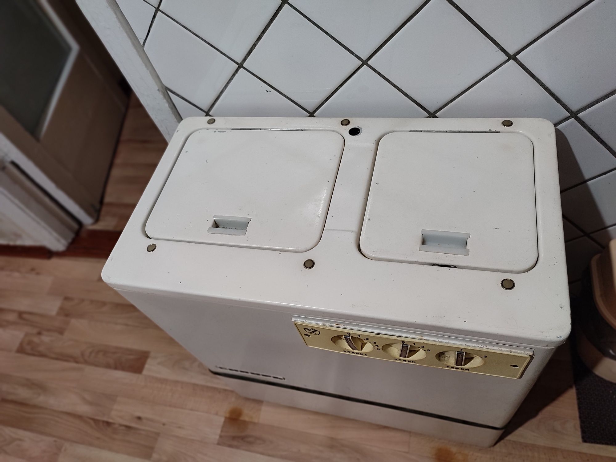 Продам срочно!!! Машинка полуавтомат