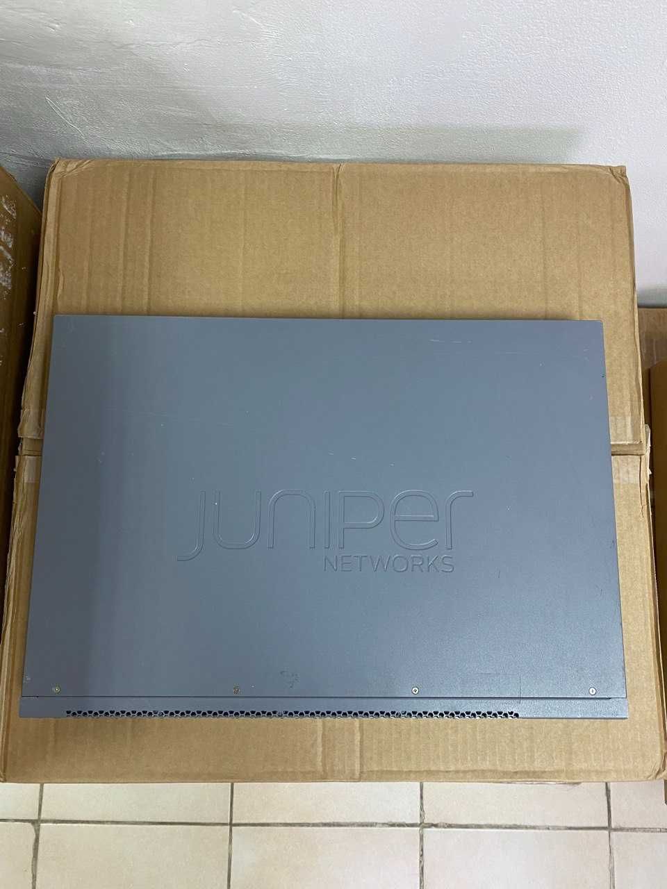 Коммутатор Juniper EX3300-48P
