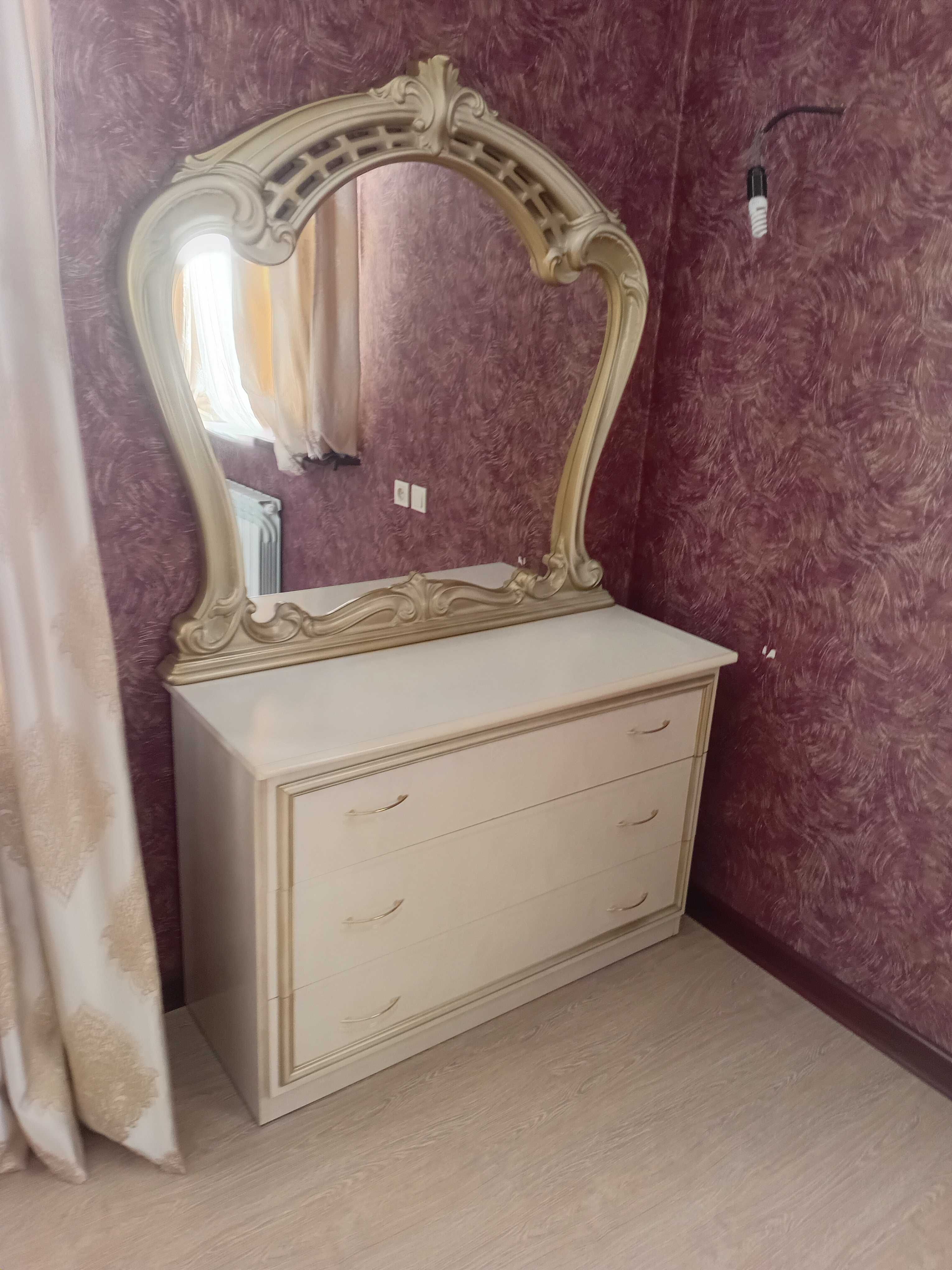Спальный гарнитур