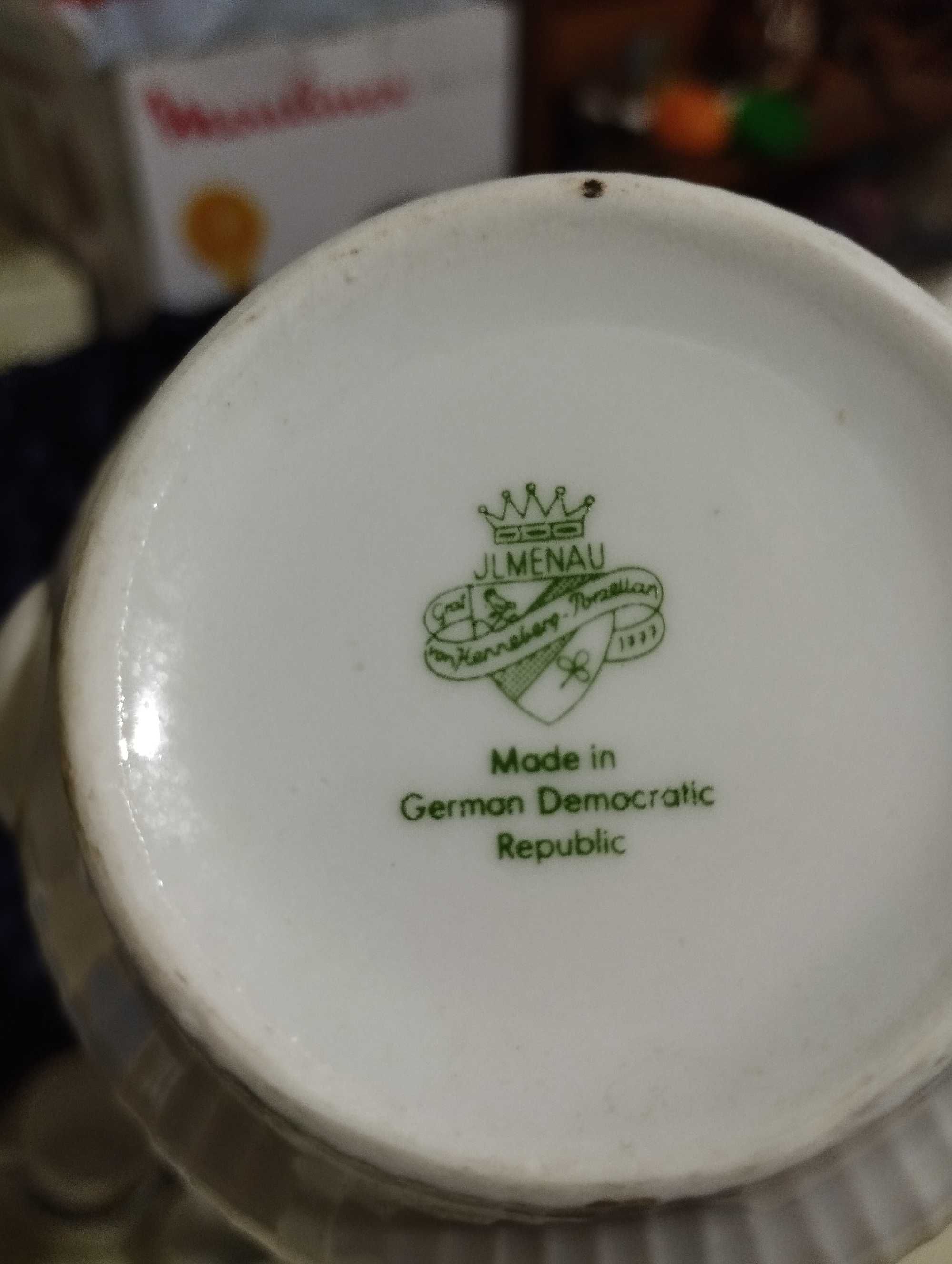 Срочно продам кофейный (ГДР)сервиз, возле Саяхата.