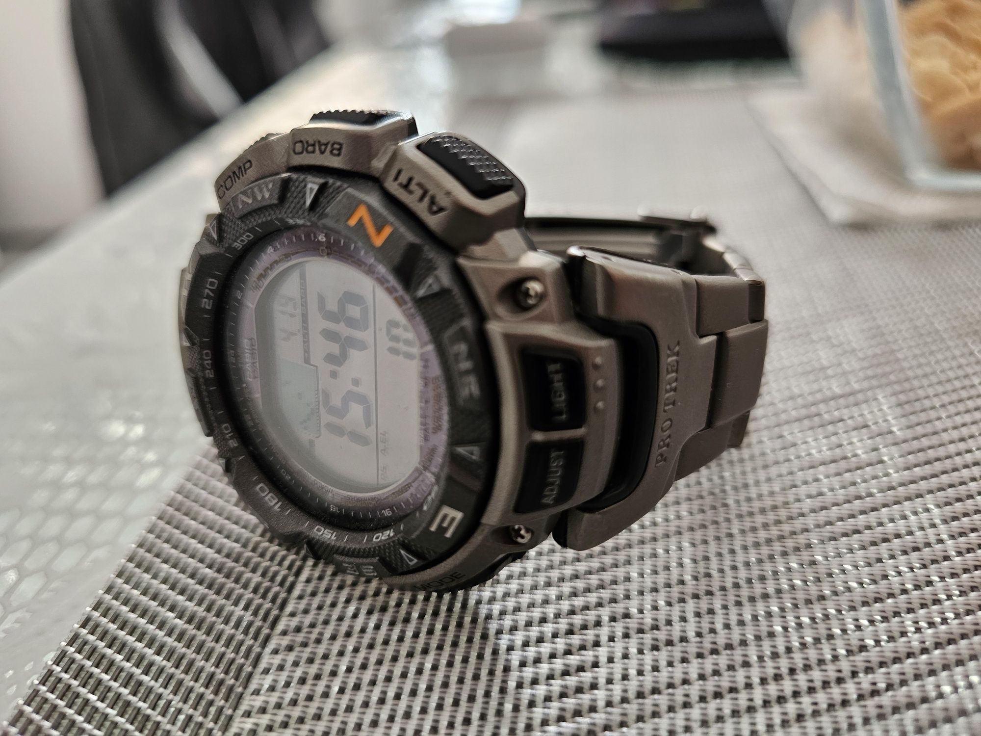 Casio pro track 240T Титан, зарядка от солнечной батареи
