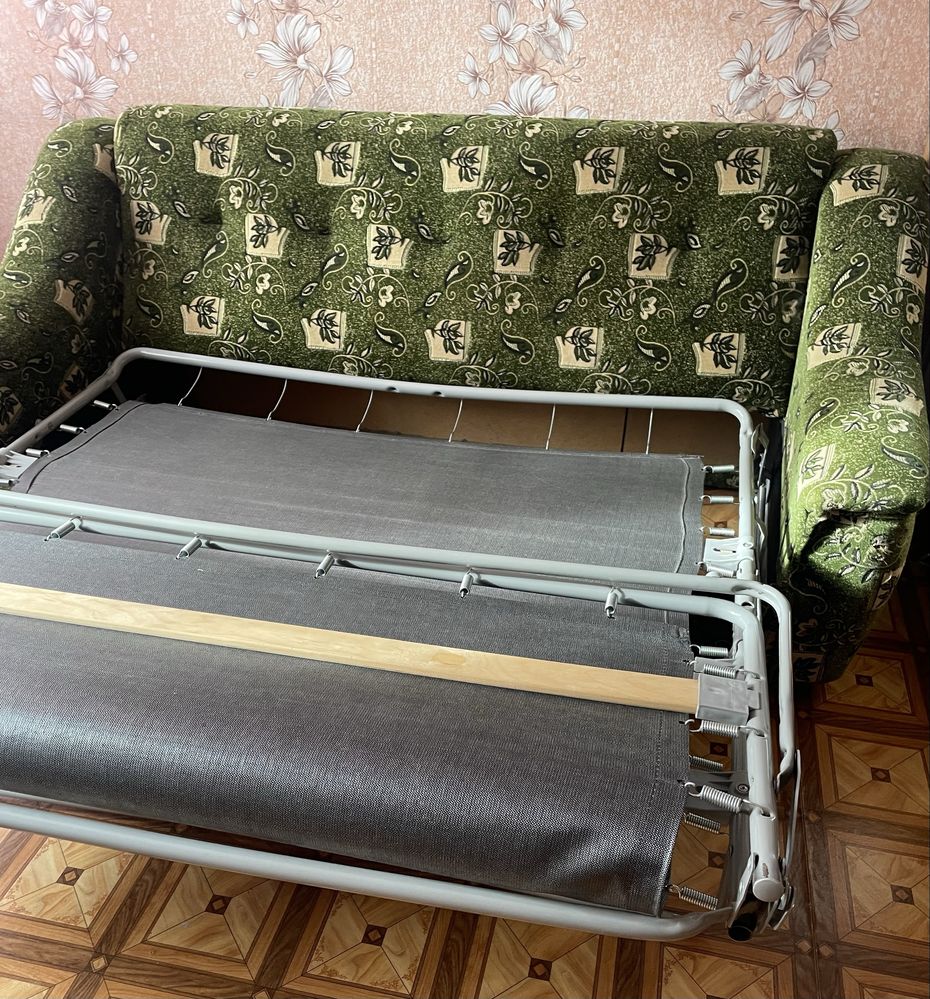 Продам диван и кресла на дачу