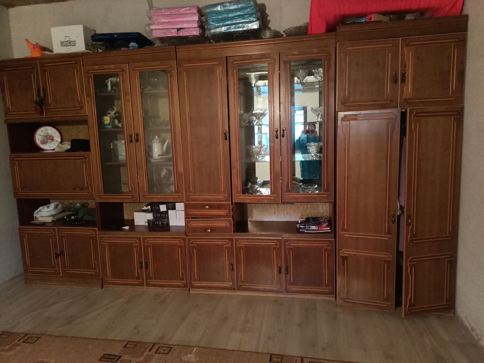 Гарнитура,б/у,қоңыр түсті,ұқыпты ұсталған,