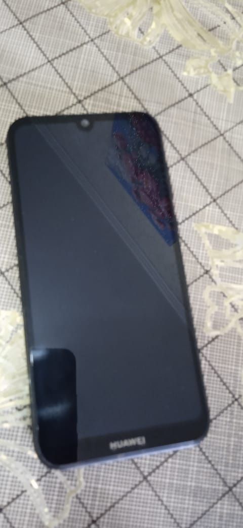 Продам смартфон HUAWEI Y5