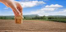 Продам участок с недостроенным домом