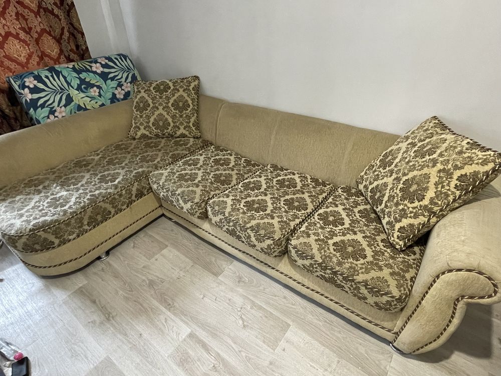 Продам диван хорошего качества, б/у, Италия