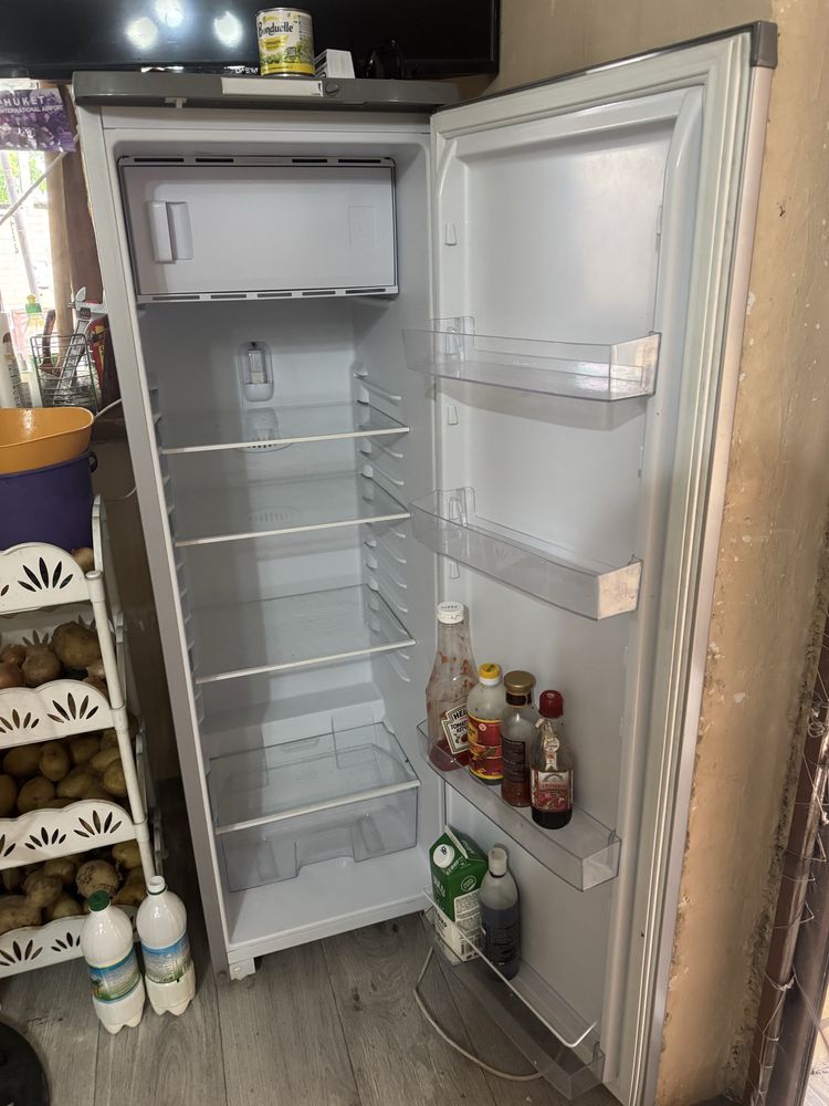 Продам холдильник