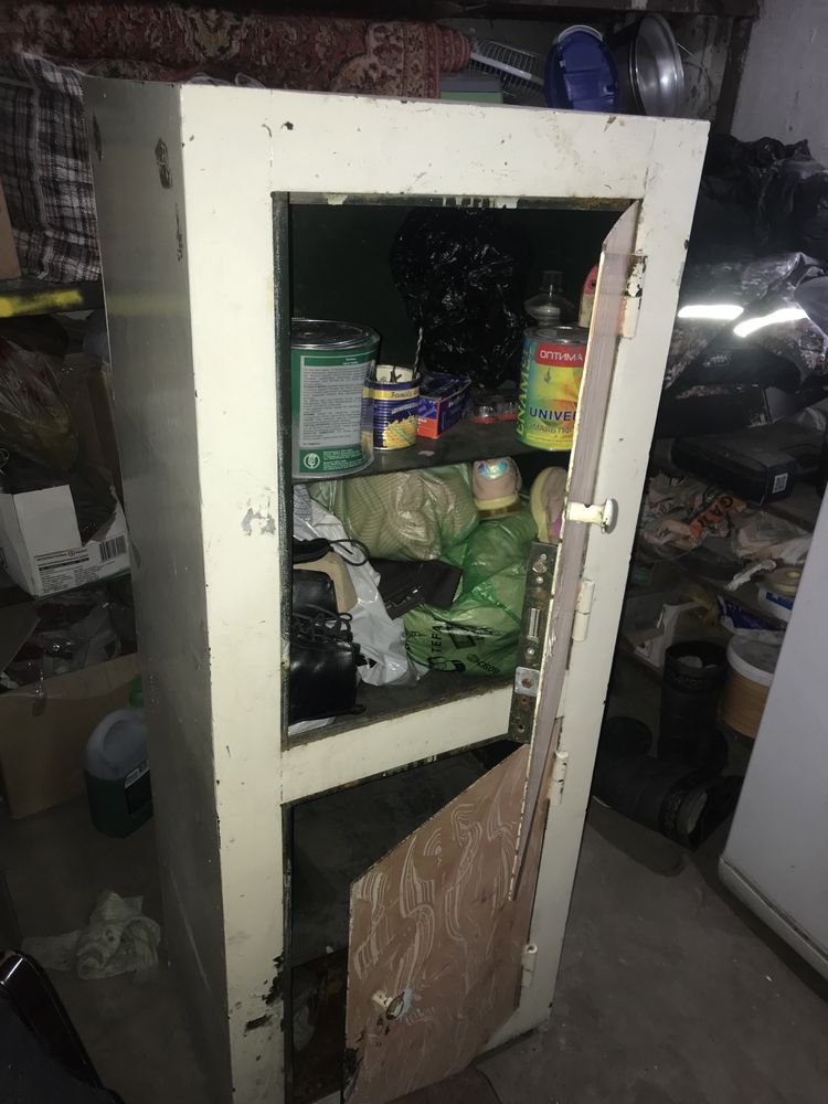 Металлический сейф двухсекционный