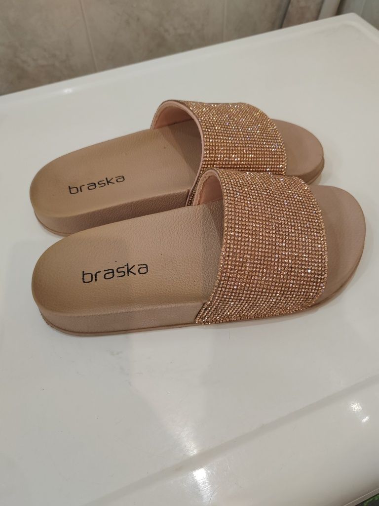 Продам тапочки Braska