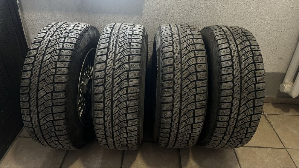 Продам шипованные шины Viatti 205/65r15 с титановыми дисками BMW