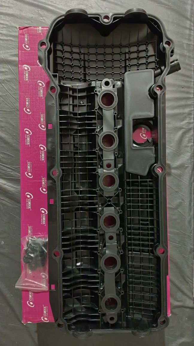 Клапанная крышка БМВ е39 х5 М54 М52ТU