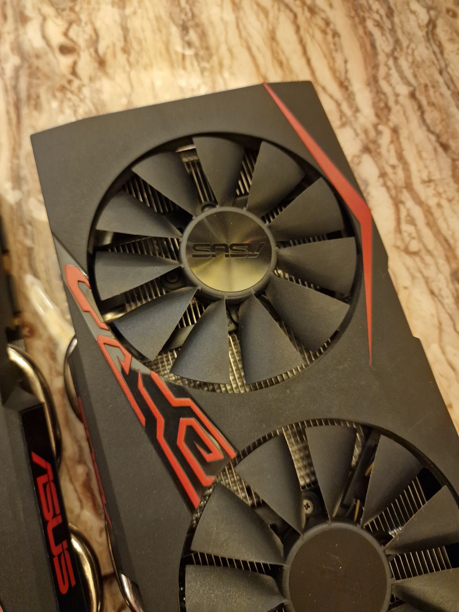 Asus  GTX 1070 8 гб продам видеокарту