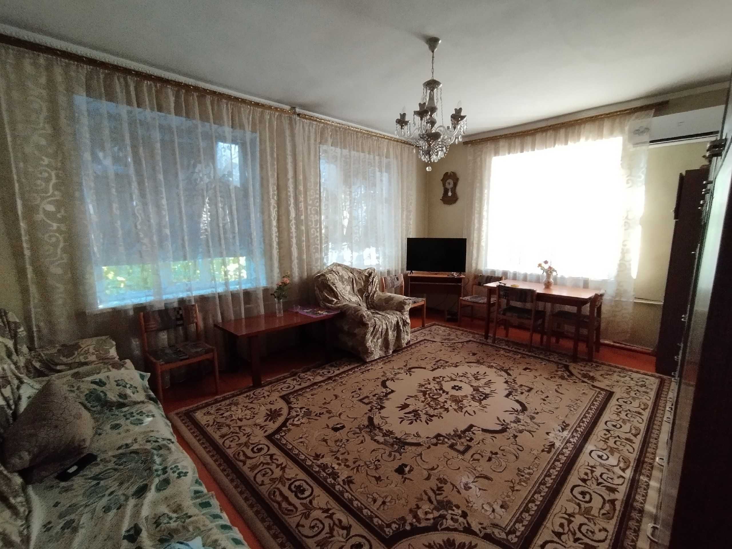 Продается дом в центре с. Толе Би около Акимата