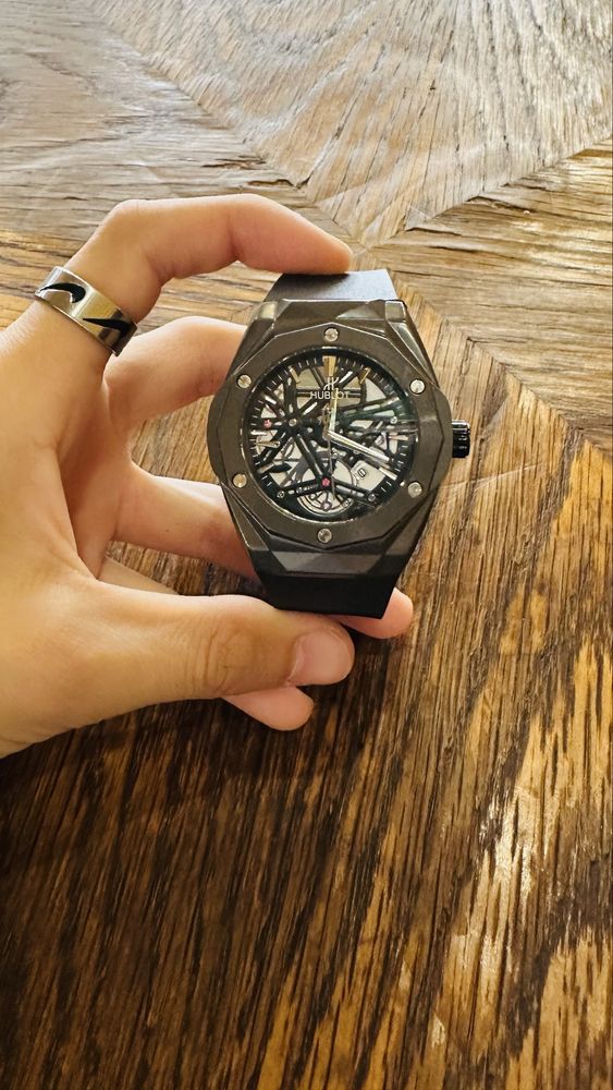 Раскошные часы Hublot