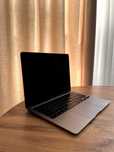Продам MACBOOK AIR M1 256gb ОЗУ 16gb
