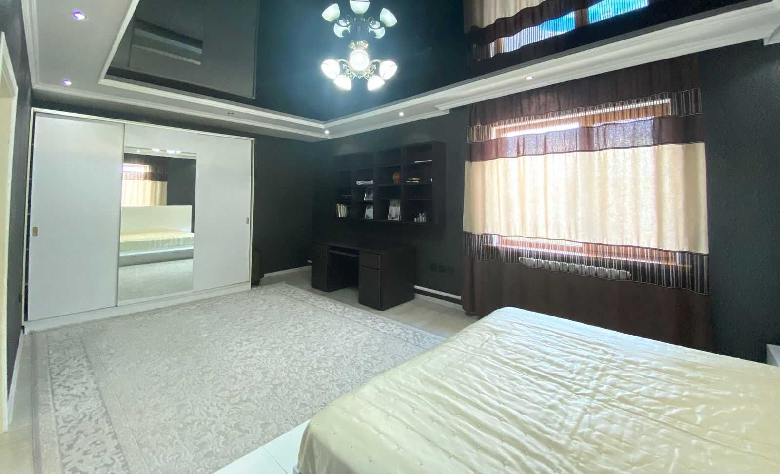 Отдельный дом · 5 комнат · 291.6 м² · 8 сот., ул. 5 линия