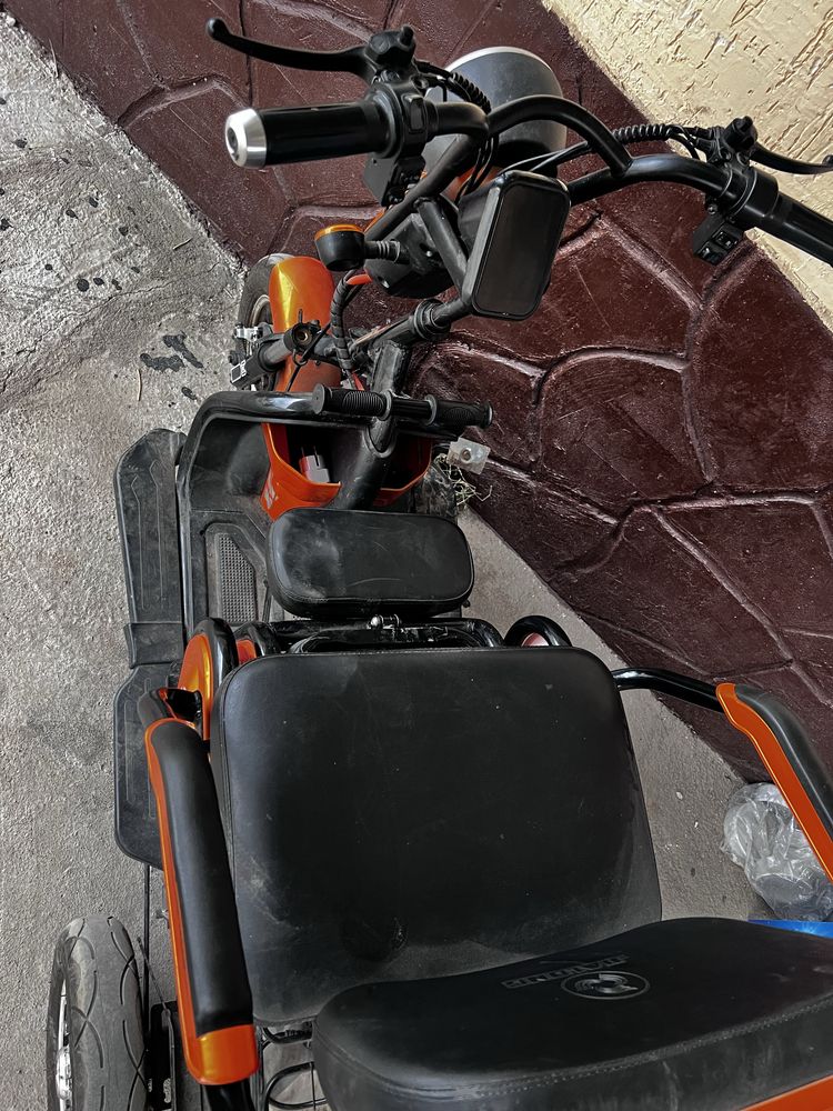 Продам трицикл электроный