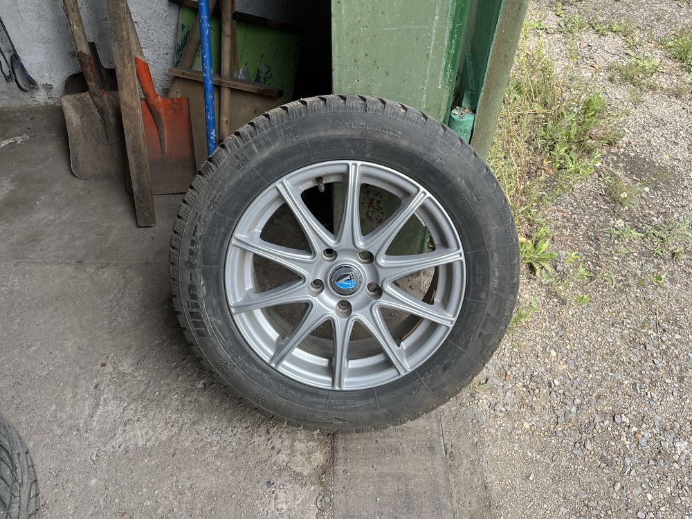 Комплект зимних шин на 215/60/16