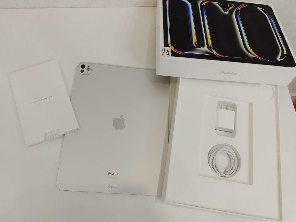 Продам iPad Pro 2024 (M4) 13" Wi-Fi 16/1024 ГБ, серебристый