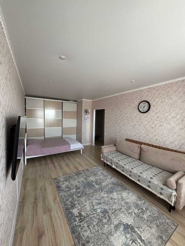 1 комн. квартира, 6/9эт., 43,2 м2, лоджия 6 м, кухня 11,4 м2