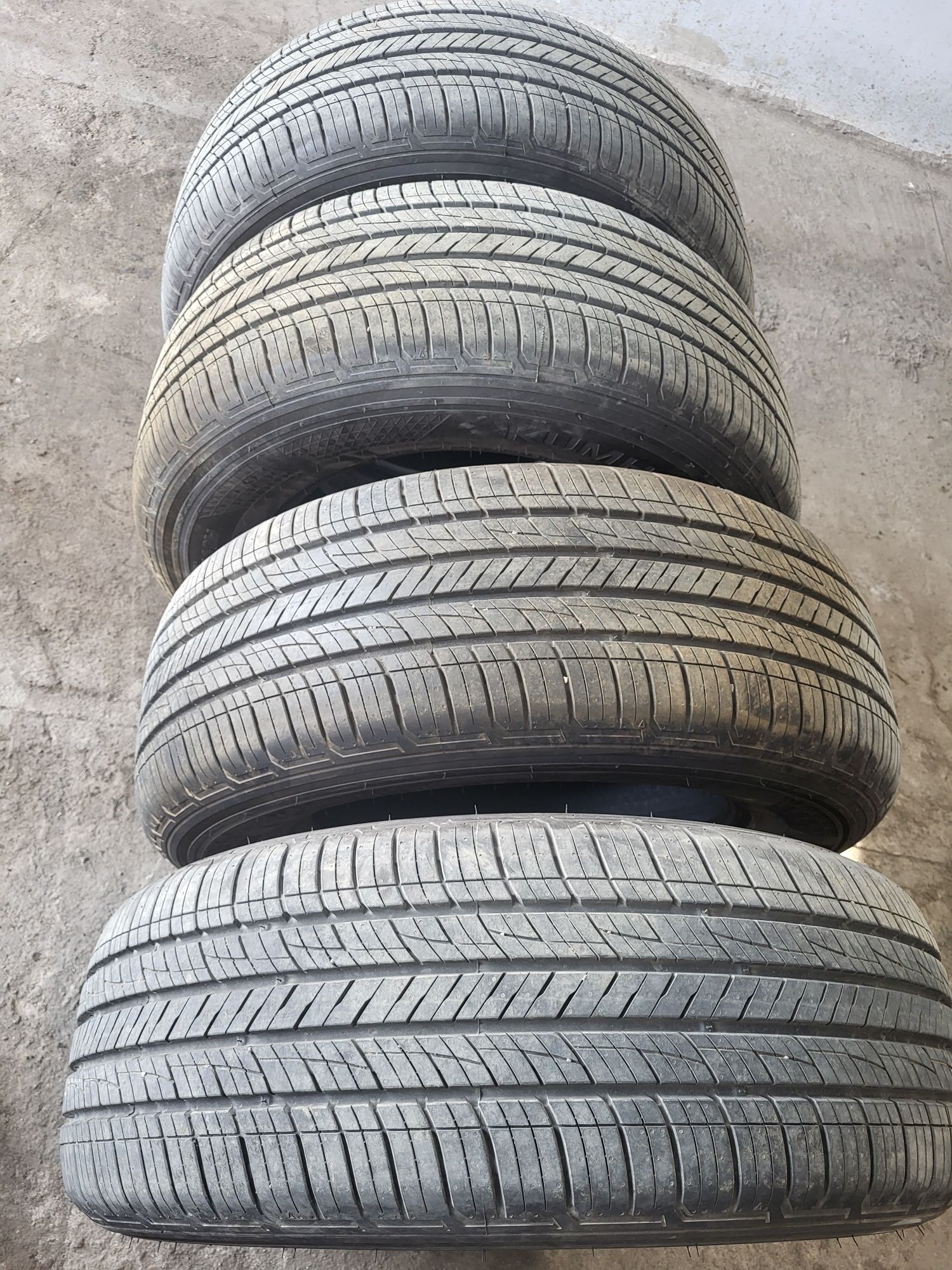 Продам шины Kumho 265/65/17.