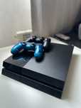 Playstation 4 с двумя джойстиками