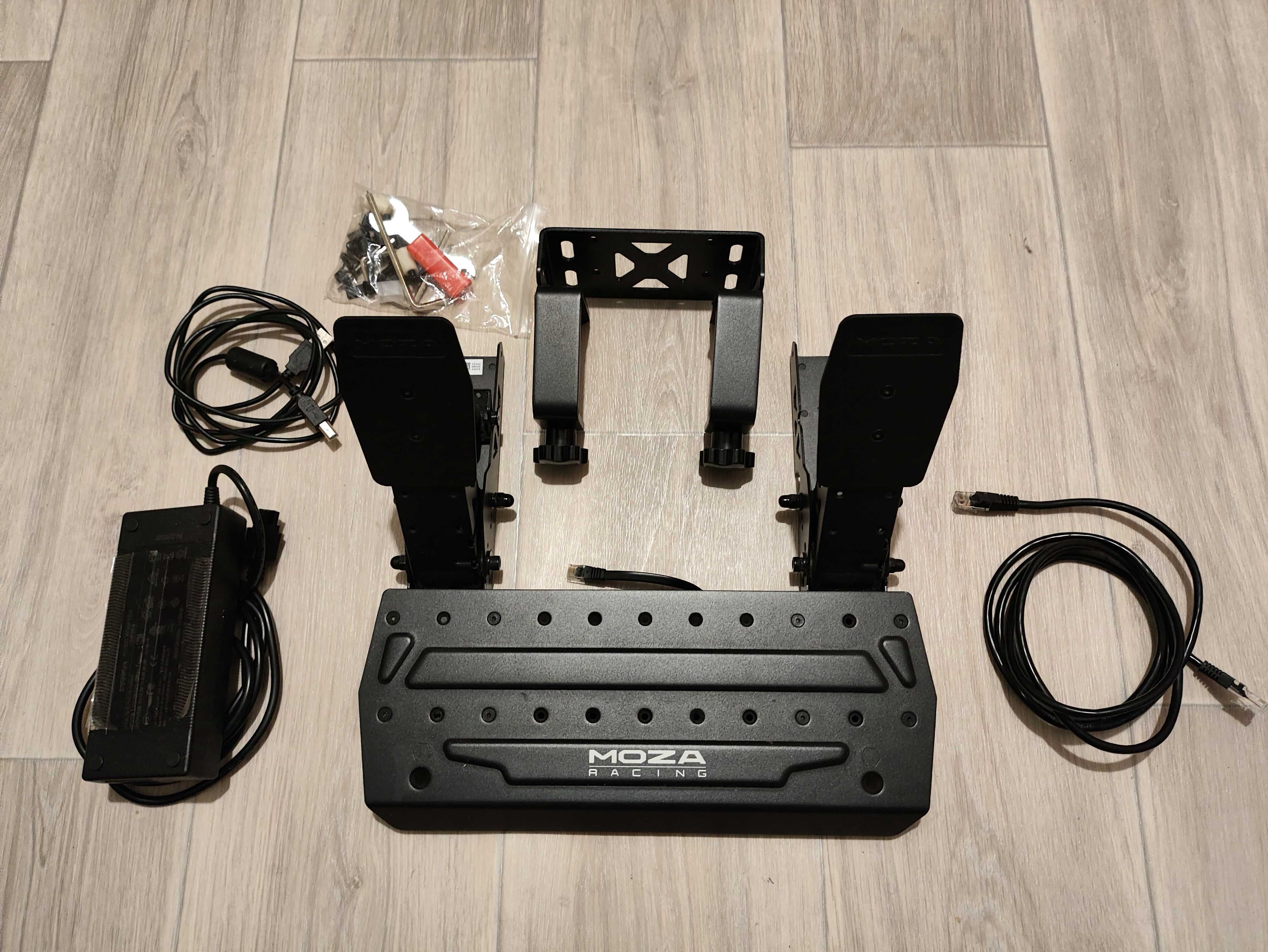 Игровой руль Moza R5