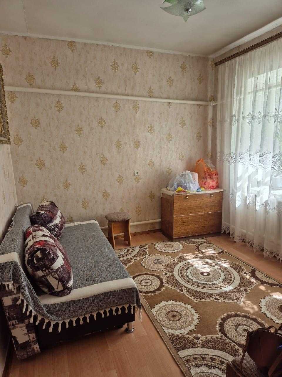 Продается  недалеко от центра 5 комнатный дом с хорошим ремонтом