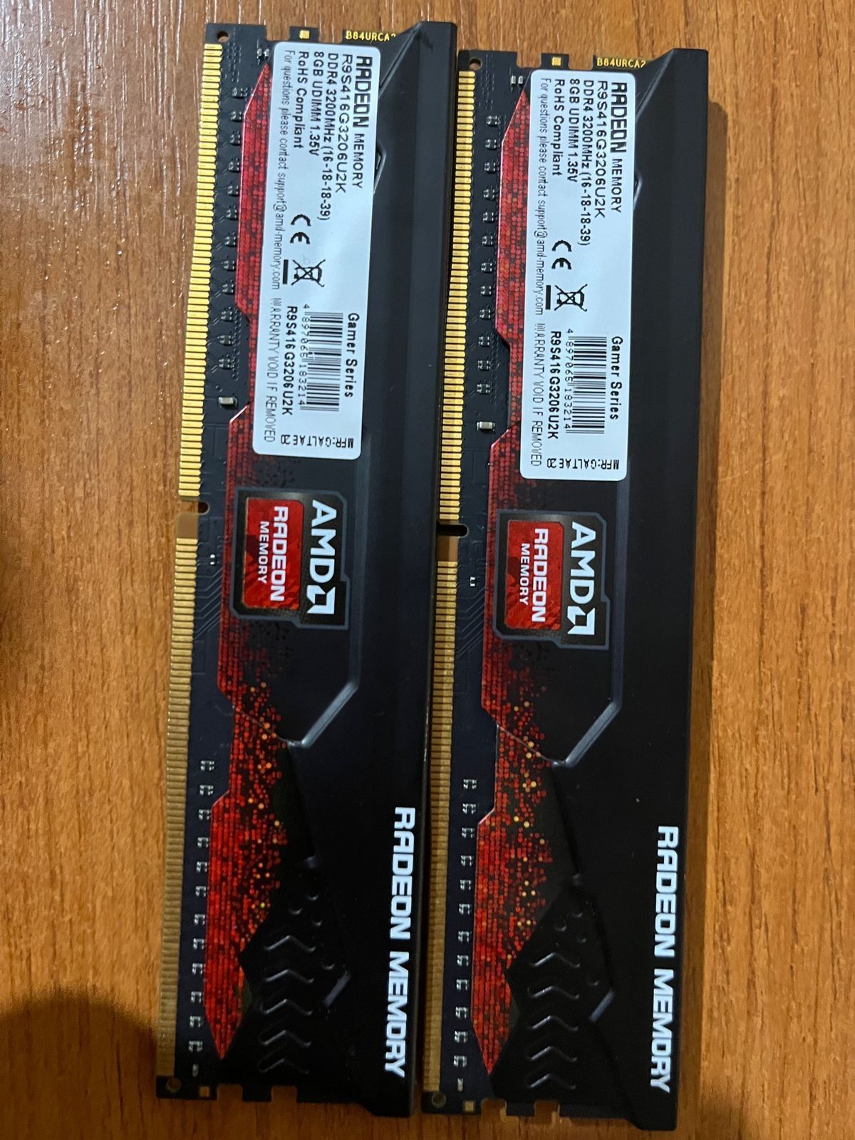 Оперативная память AMD Radeon 8×2 ГБ DDR4 3200 МГц