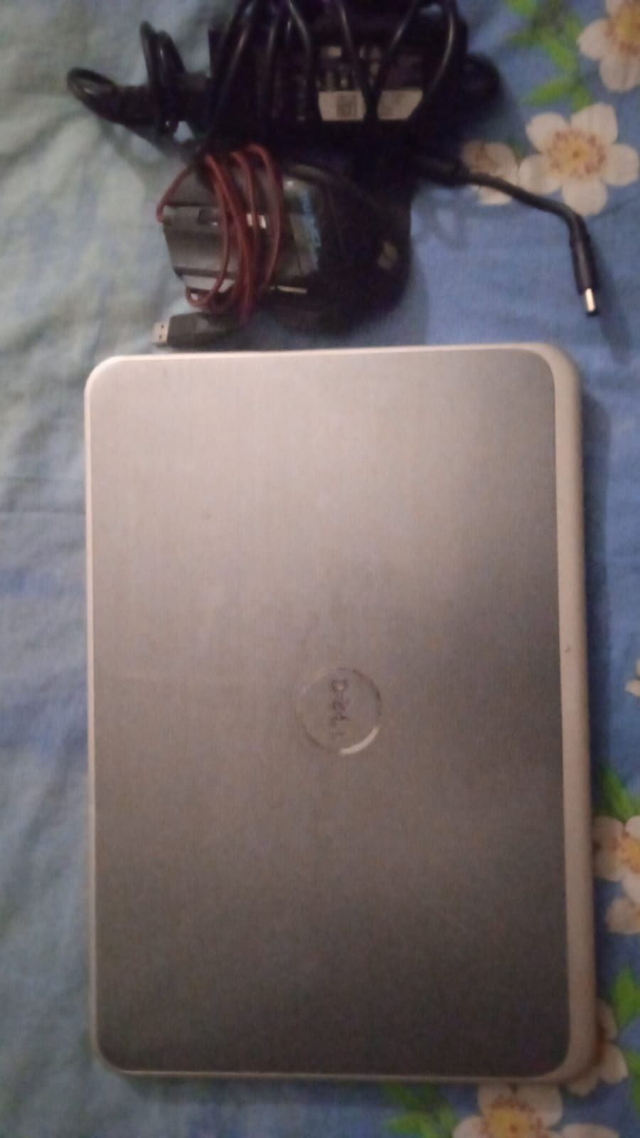 Ноутбук Dell старенький