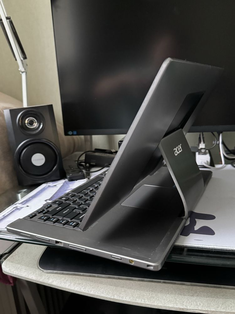 Ноутбук Acer R7-571 с тачскрин(сэнсорным)  FULL HD IPS экраном