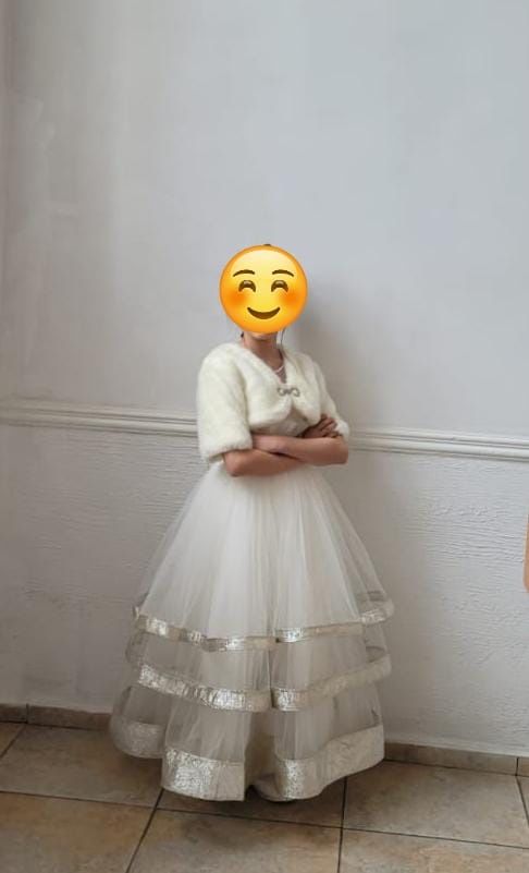 Продаётся белое шикарное платье для девочки