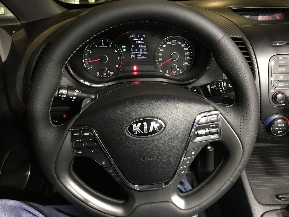 Мультируль( кнопки руля) Kia Cerato !