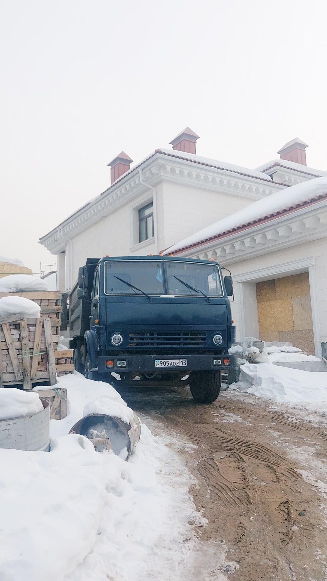 КАМАЗ зил  ВСЕ ЕСТЬ ВЫВОЗ МУСОР отцевь Щебень пгс Сникерс гшс песок!!!